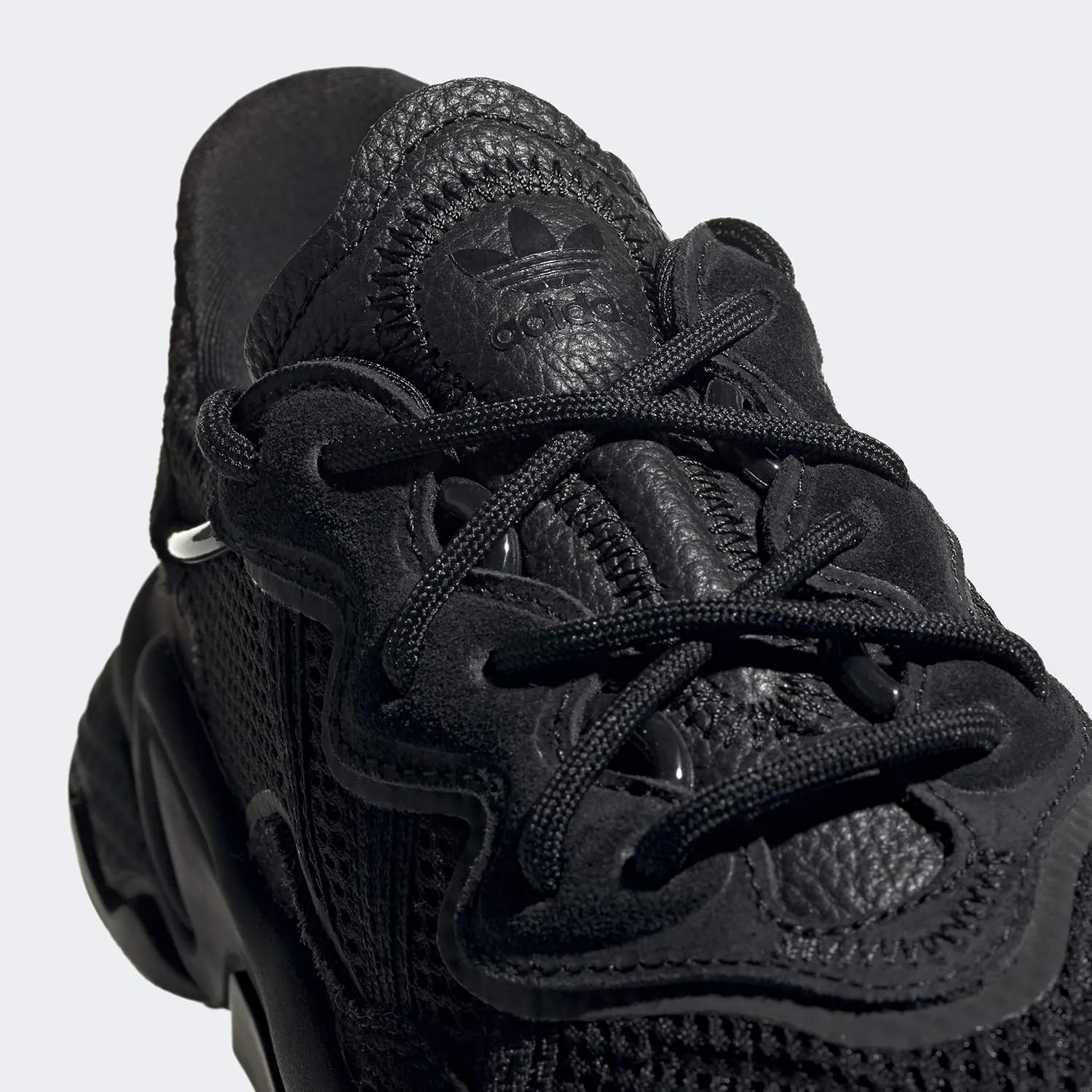 adidas Originals Men's Ozweego Sneaker