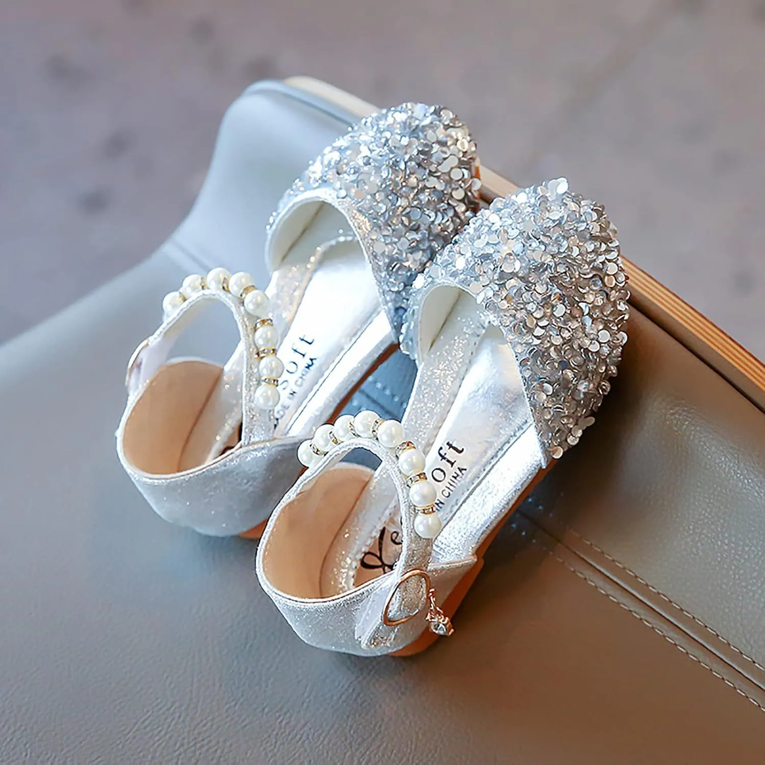 Baby Princess Sandals 2024 Fashion Shoes Bowknot Kids Shoes Single Baby Girls Bling Sandals Crystal Pearl Sandals