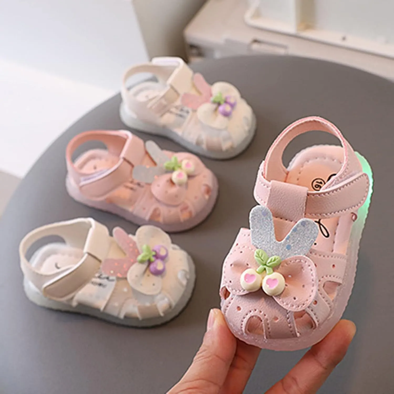 Children Shoes Flat Comfortable Soft Sandals Soft Sole Toddler Shoes Baotou Princess Light Kids Water