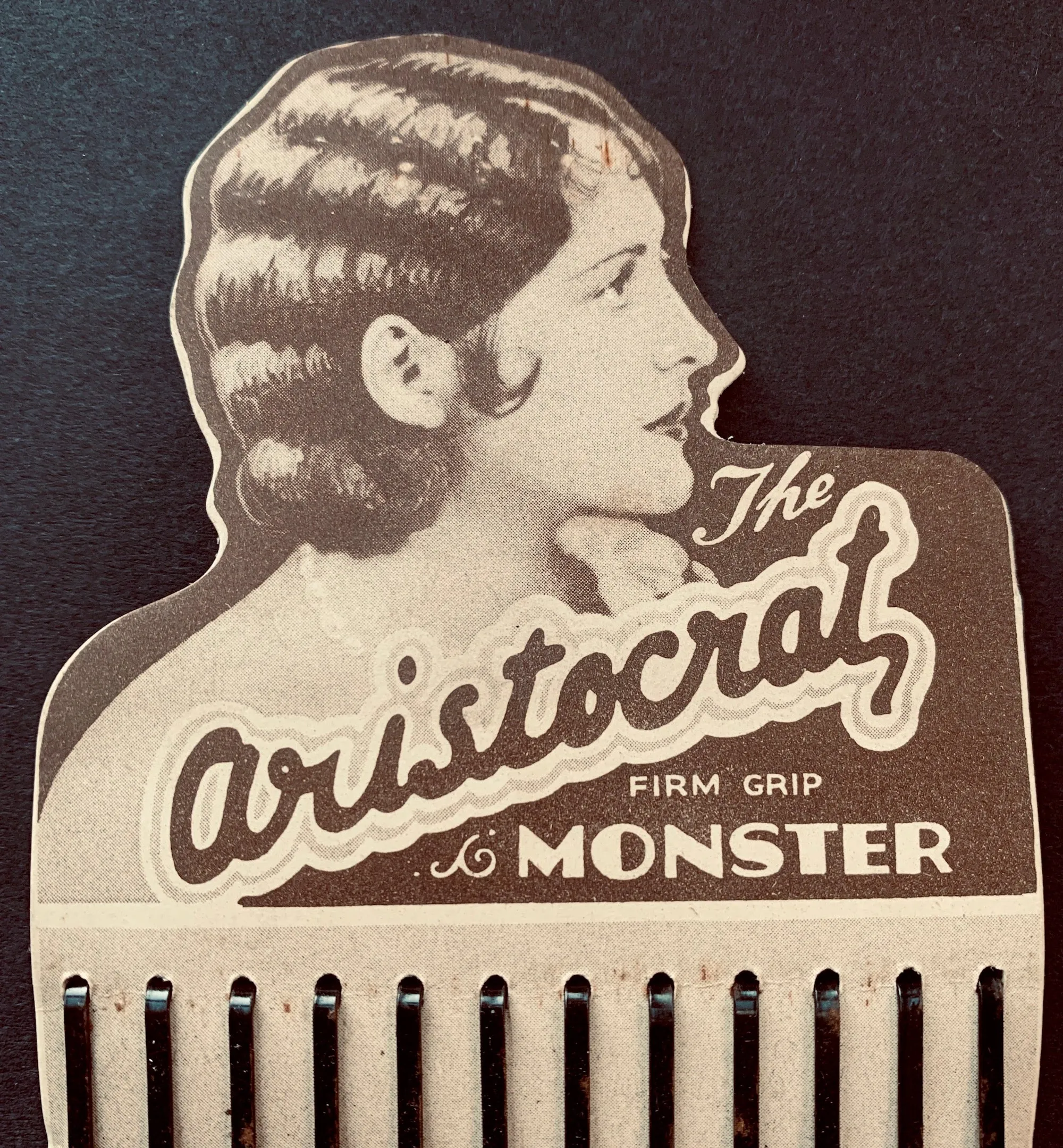 Display Card of 1920/30s ARISTOCRAT MONSTER 7cm Hair Grips Made in England