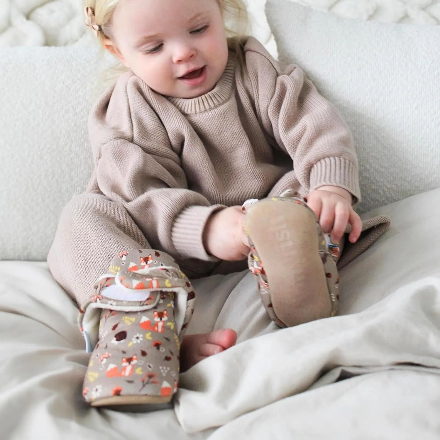 Dotty Fish Fleece Lined Baby Booties - Non-Slip Suede Sole - Warm & Cozy Slippers for Newborns to 24 Months - Perfect Winter Shoes for Babies