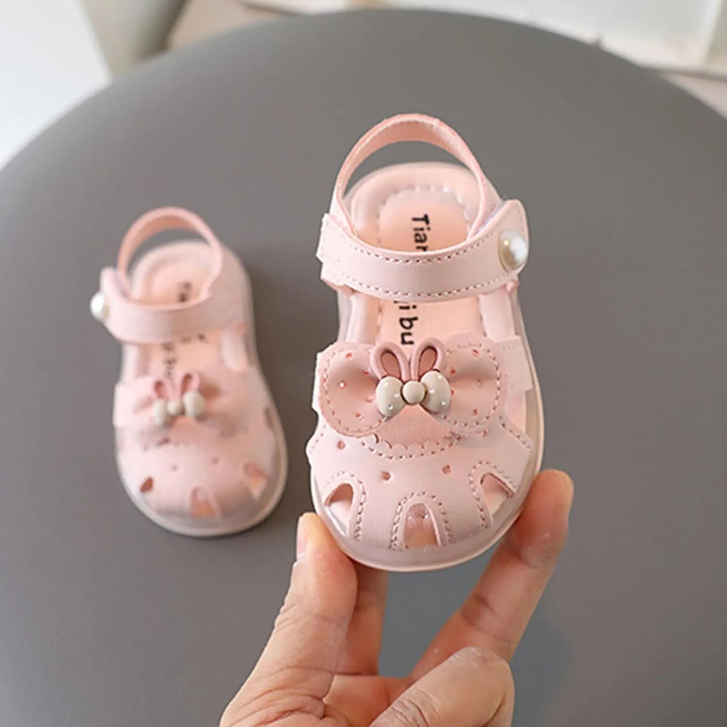 GirlsSandals Summer Baby Princess Shoes Soft Sole Baotou Anti Slip Children Walking Shoes Kids Athletic Slides