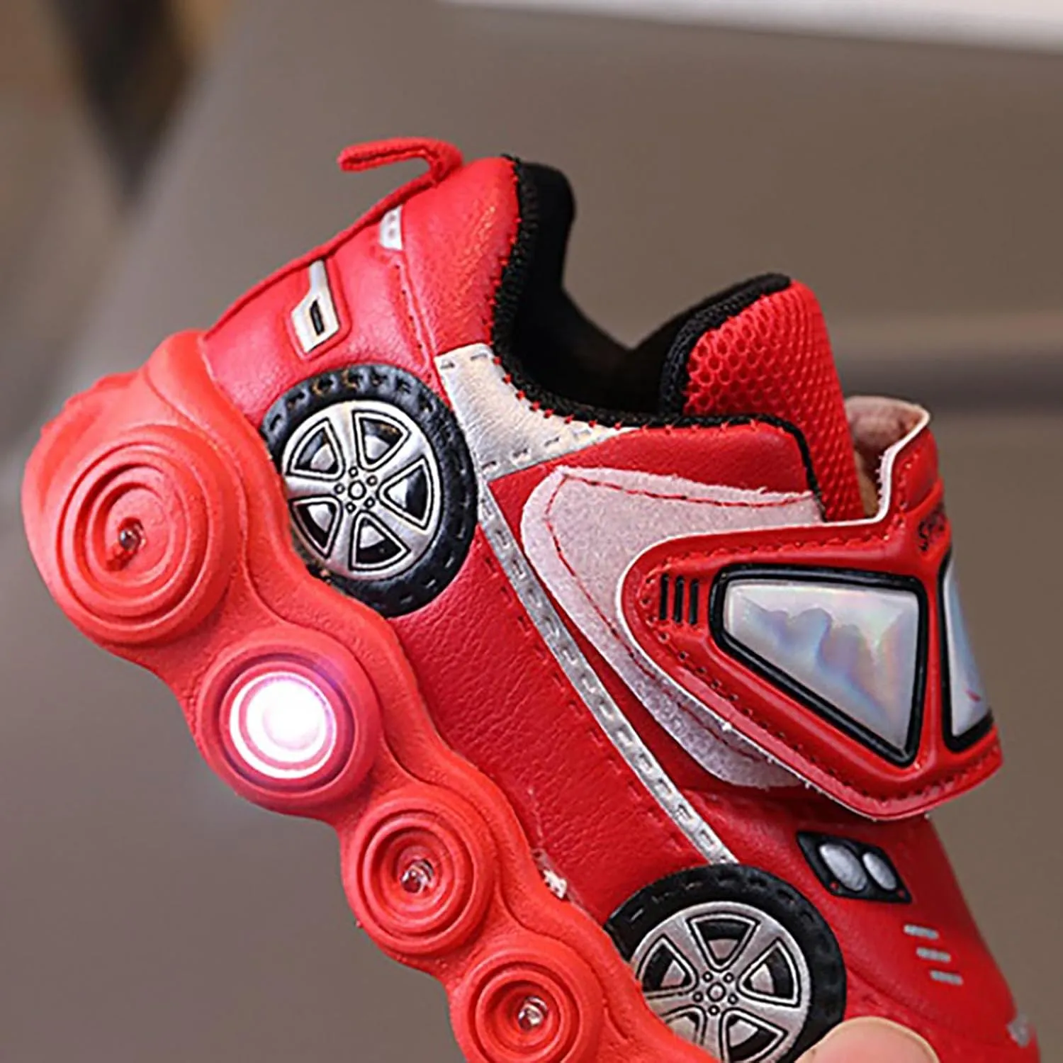 JINCAIHONG Kids Sneakers Light Up Shoes Baby Flashing Walking Slippers Glittery Shoes for Toddler Girls Boys