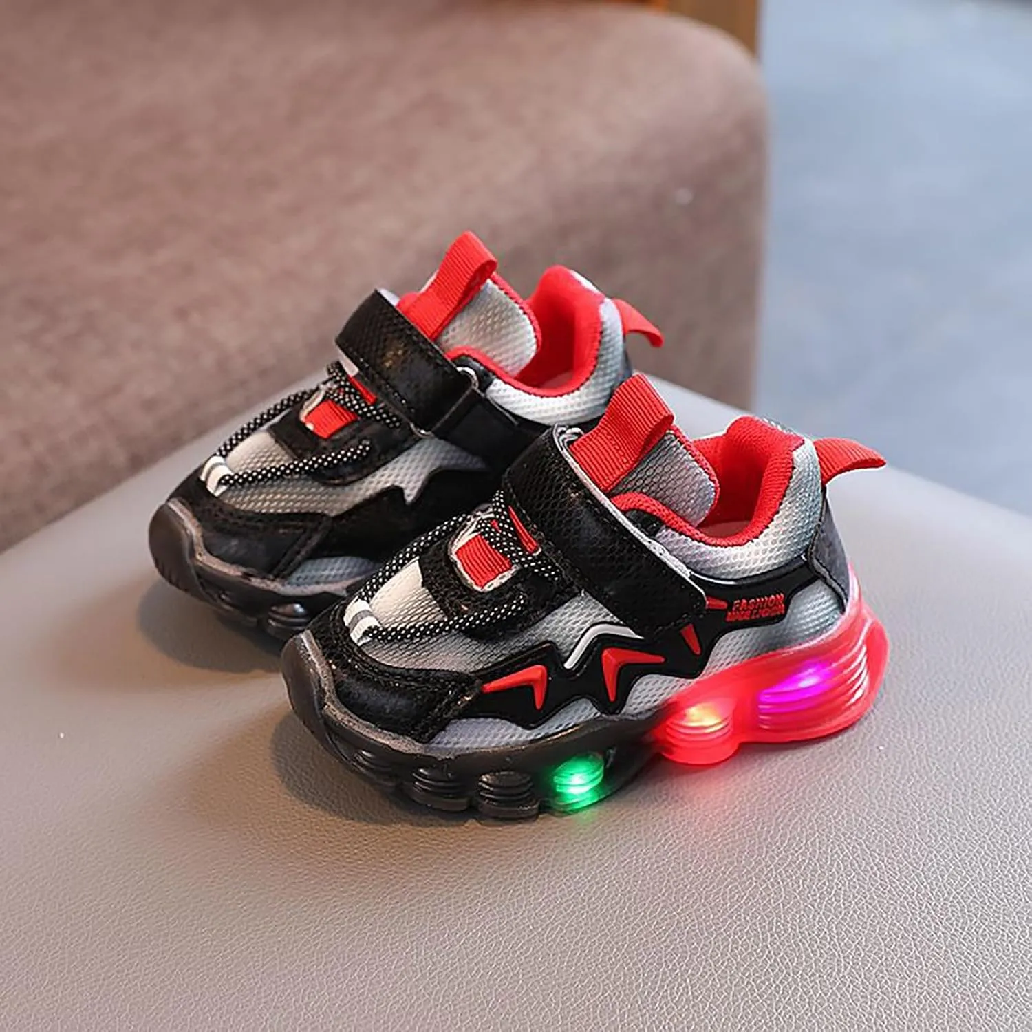 Toddler Boys Girls Light Up Shoes LED Flashing Lightweight Mesh Breathable Adorable Running Sneakers for Kids
