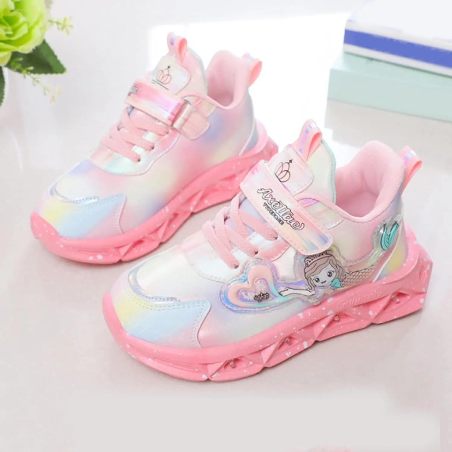 Toddler Girl Shoes, Kids Boys Girls Fashion LED Lights UP Sneaker Soft Sole Non Slip Sports Shoes Toddler Shoes
