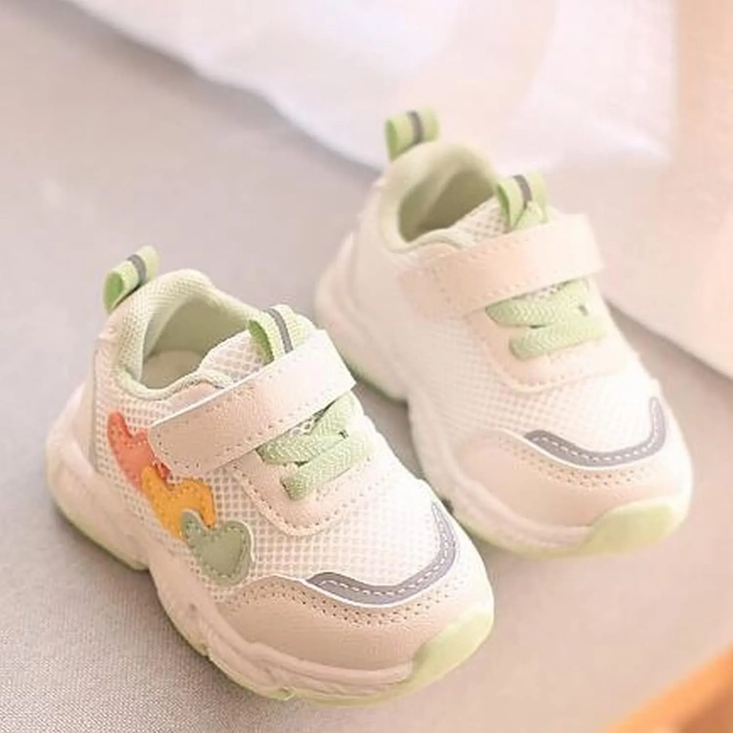 Toddler Sneakers Children's Sports Mesh Shoes Unisex Heart Decoration for Kids 3 to 18 Toddler Shoes Boys Size 6 Wide